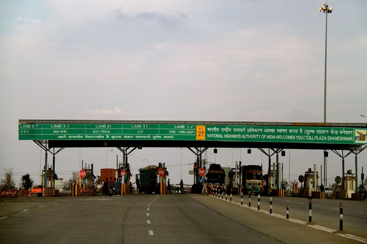 महामार्गावरून जाताना अचानक पेट्रोल संपलं किंवा गाडीचं इंधन बंद पडलं तर काळजी नसावी.