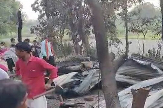 आगीत सहा जणांचा मृत्यू  
