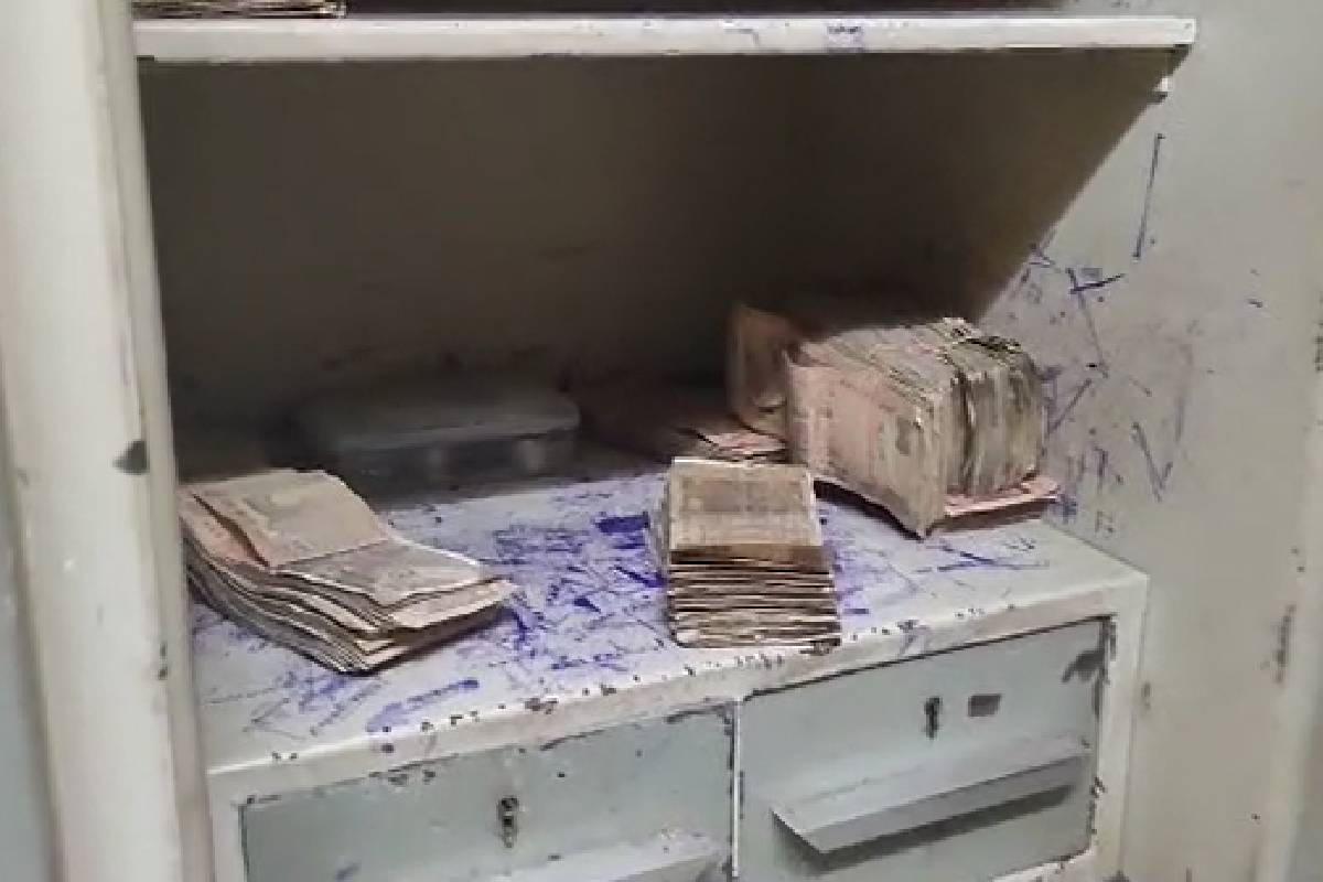 बँकेवर दरोडा