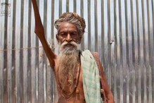 1973 पासून हात वर, 50 वर्षापासून केलेल्या या प्रणाचं कारण काय?