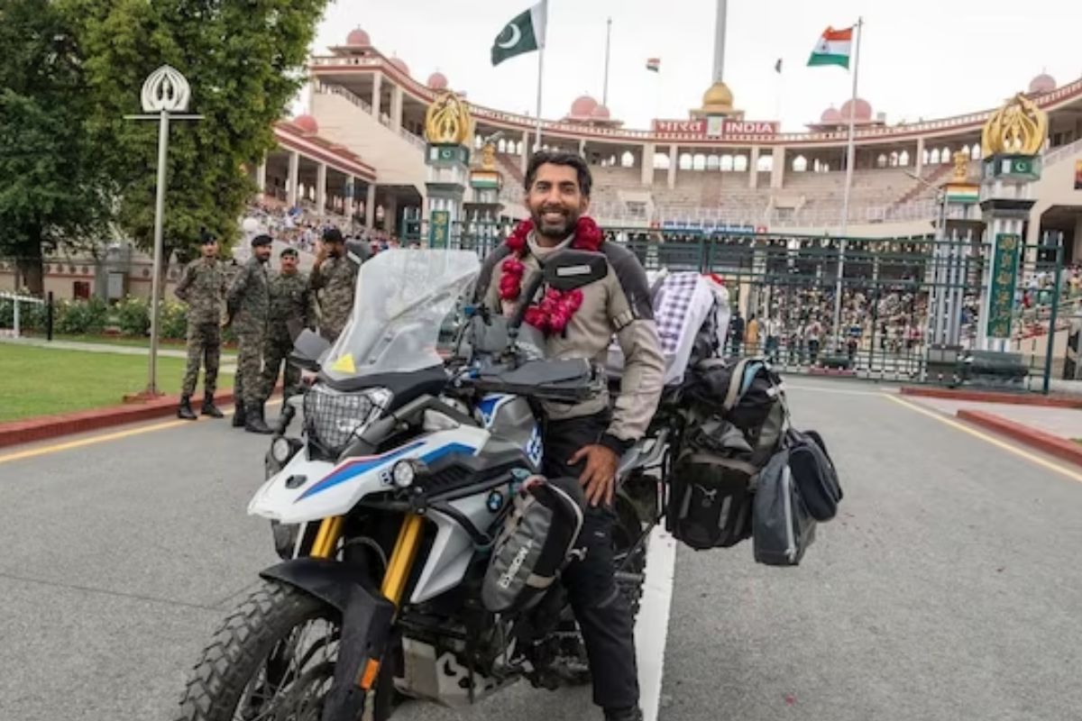 पाकिस्तानी YouTuber मोटरसायकलिस्ट अबरार हसन
