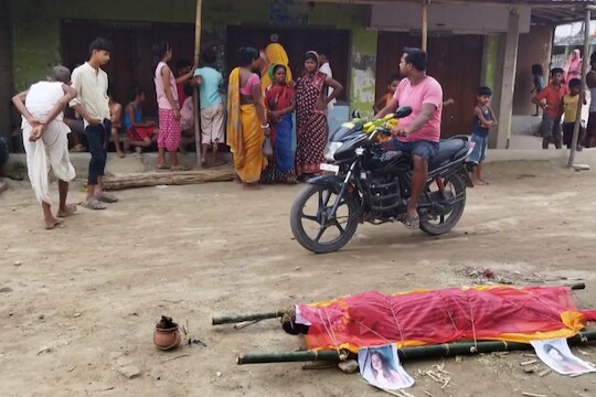 लग्नाआधीचे विधी एकासोबत पार पाडून दुसऱ्यासोबत पळून जाऊन लग्न करणं हे समाजाला मान्य नाही. 