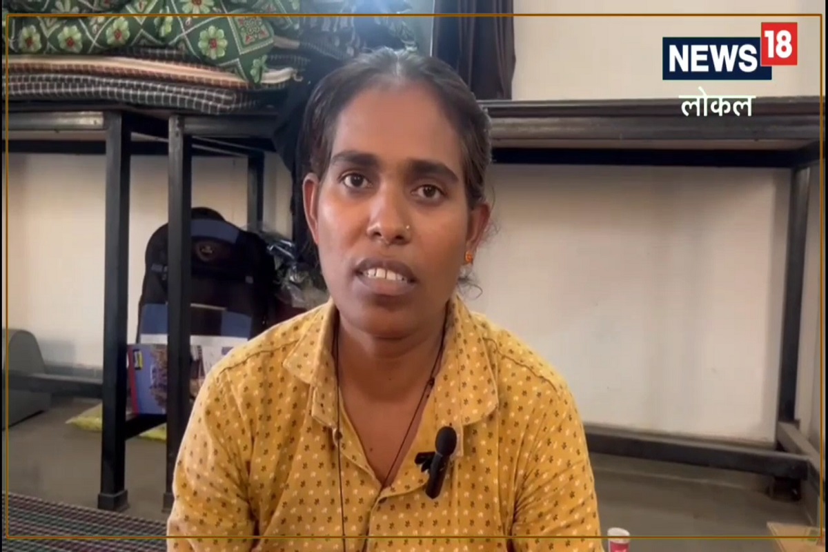 जन्मतःच आलेलं हे अपंगत्व स्वीकारून तिने आपलं नशीब स्वतःच लिहायचं ठरवलंय.