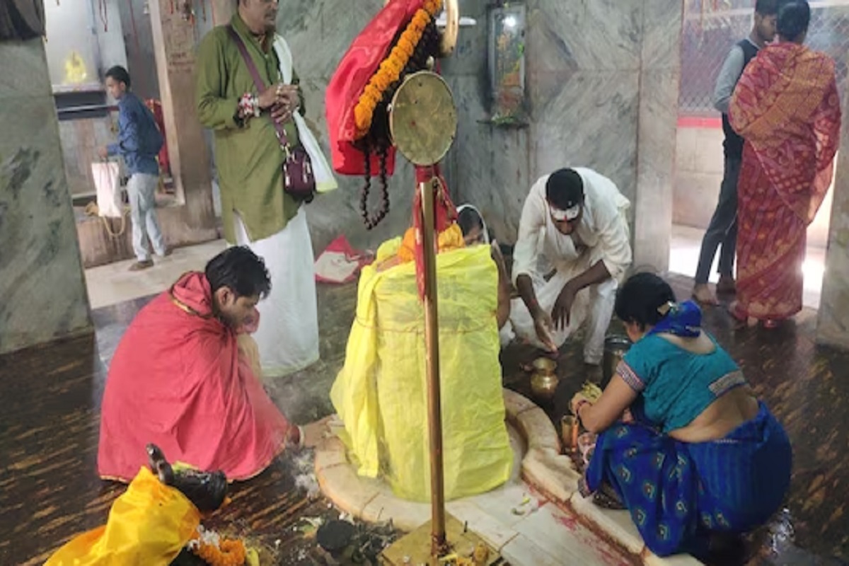 पांडवांनी वनवासात असताना या मंदिरात पूजा केली होती, असं मानलं जातं.