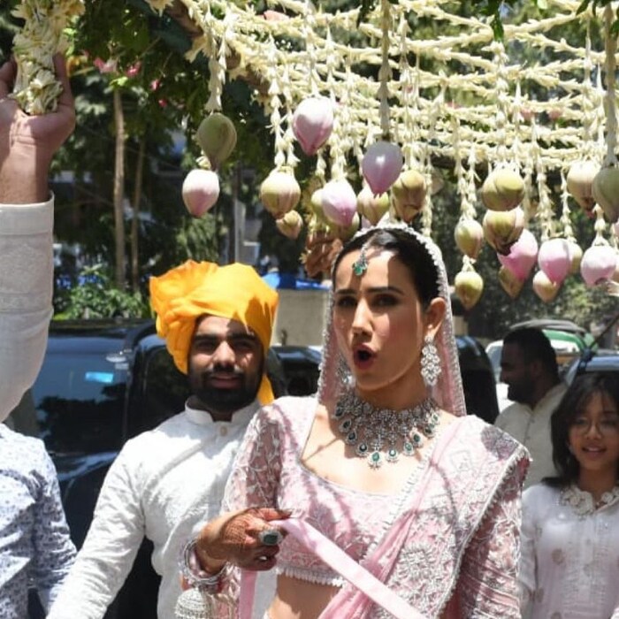  अभिनेत्रीनं 7 जूनला लग्न करणार असल्याची घोषणा केली होती. मोठ्या थाटात तिचा विवाह सोहळा पार पडला.
