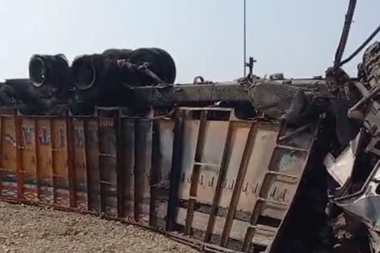 ट्रकचा भीषण अपघात 