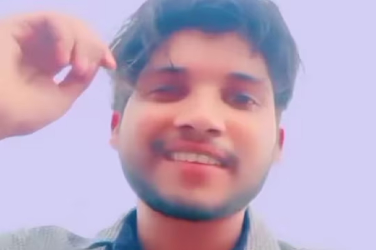 अनस हा वकिली अभ्यासक्रमाचा विद्यार्थी होता.