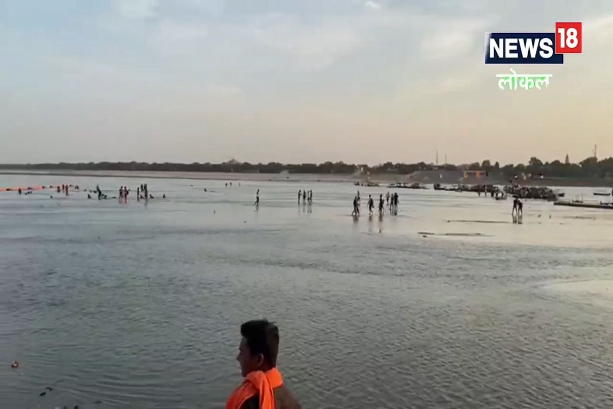 रिल्स बनवण्याच्या नादातही अनेकजण आपला जीव गमावतात, असं म्हटलं जात आहे.