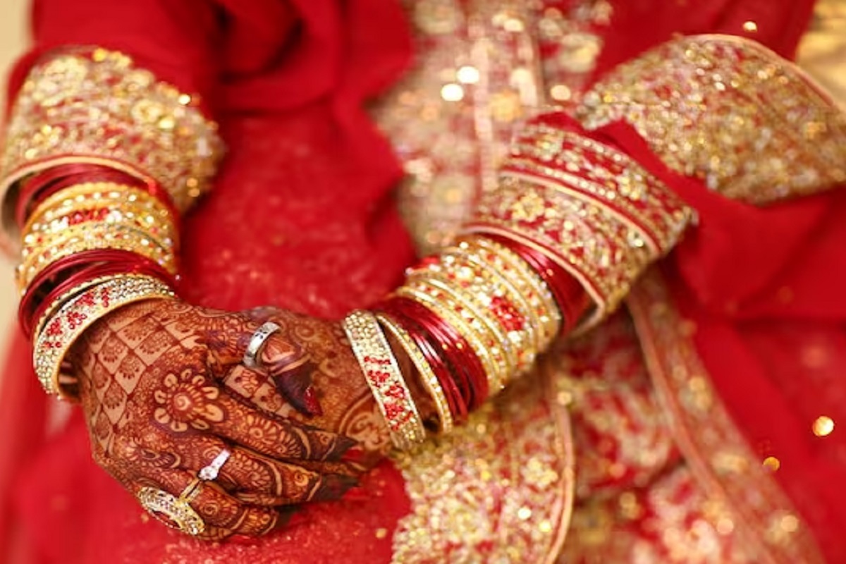 दोघांची चांगली मैत्री झाली होती. हळूहळू हे नातं प्रेमात बदललं.