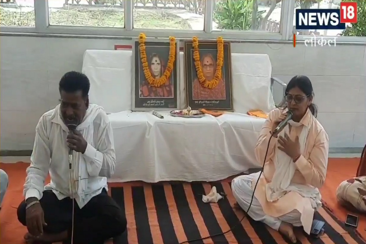 आत्म्यांना मुक्ती मिळायलाचं हवी! स्मशानात कीर्तन करते 'ही' बाई