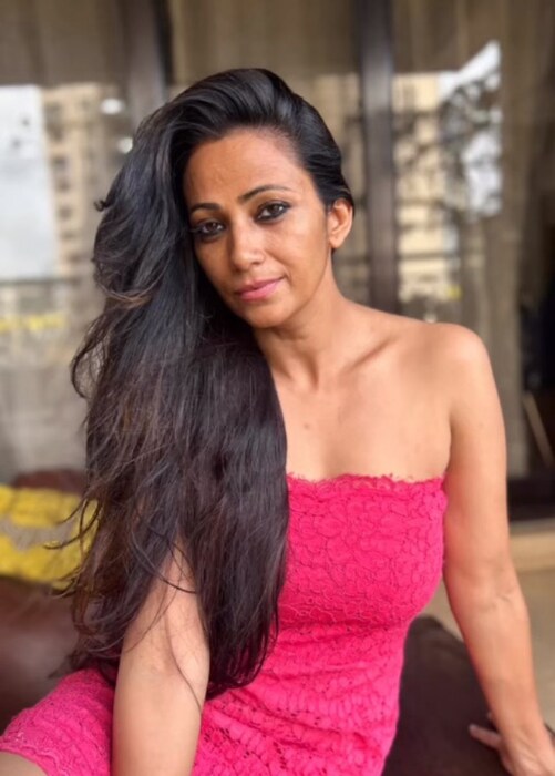  बिग बॉस ओटीटीमध्ये आलियाचा प्रवास उतार चढावांनी भरलेला होता. आलियाला सगळे तगडी स्पर्धक समजत होते. पण फार लवकर ती घरातून बाहेर गेली.