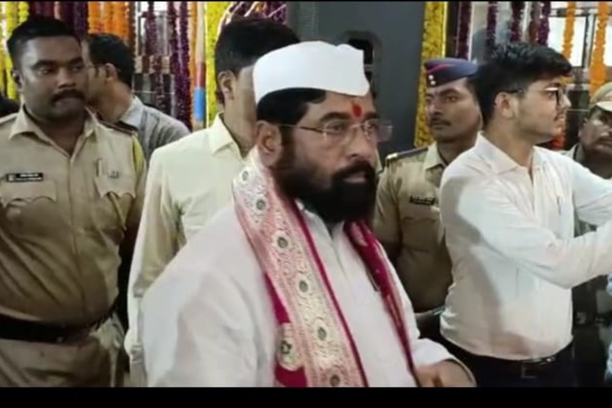बळीराज्याला चांगले दिवस येऊ दे, कष्टकरी, वारकरी सर्व समाज घटक सुखी समाधानी व्हावे हेच मागणे विठुरायाकडे केल्याचं मुख्यमंत्री म्हणाले 