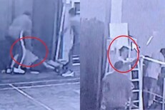 बॅडमिंटन खेळतानाच कोसळला, कोर्टवरच मृत्यू, धक्कादायक Video