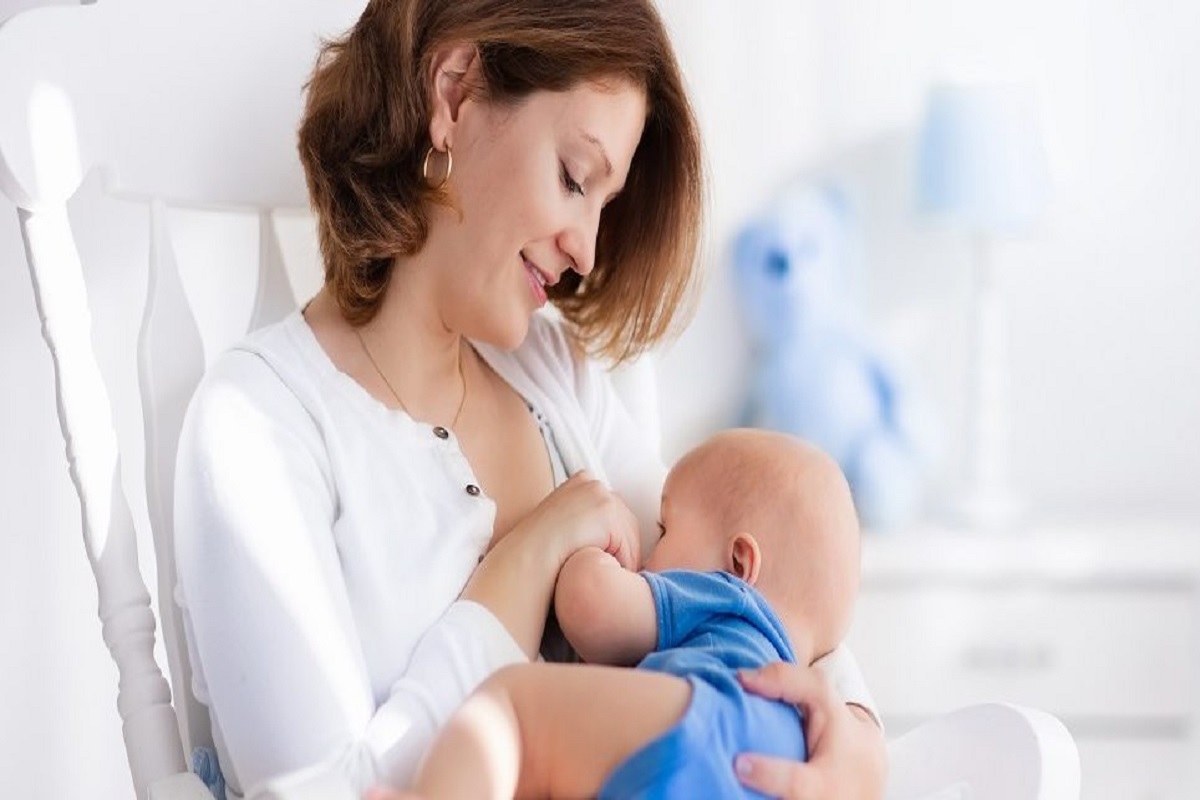 स्तनातून पुरेसं दूध येत नाहीये? हा पदार्थ प्या आणि चमत्कार पाहा