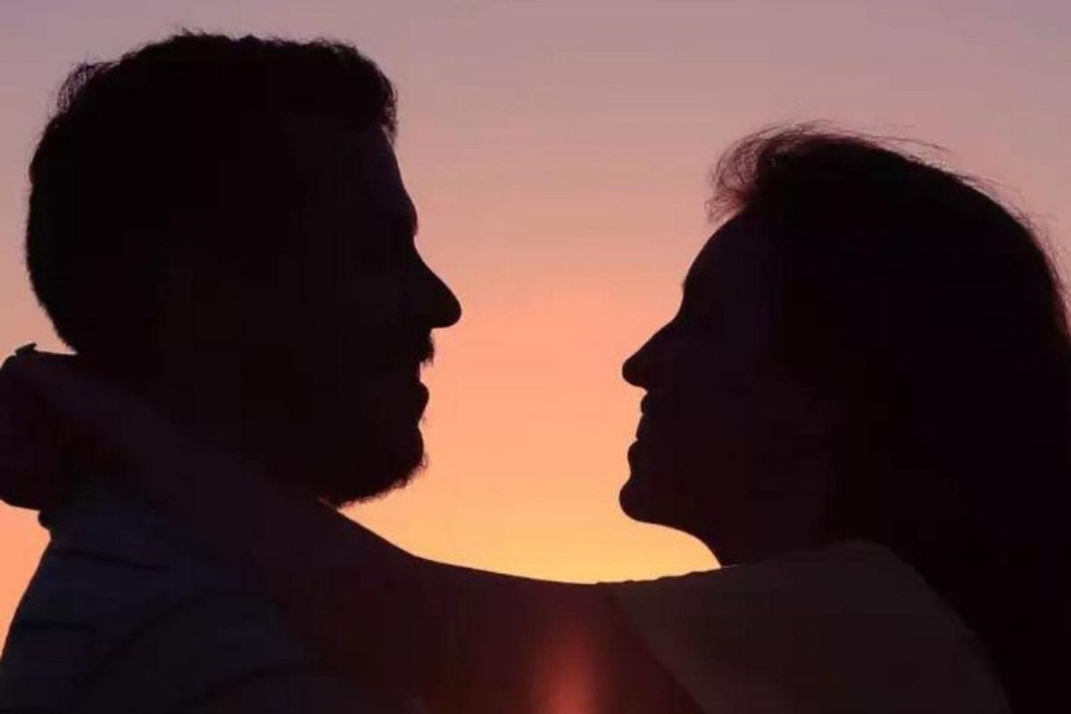 पतीसमोरच आरोपीसोबत फरार झाली महिला