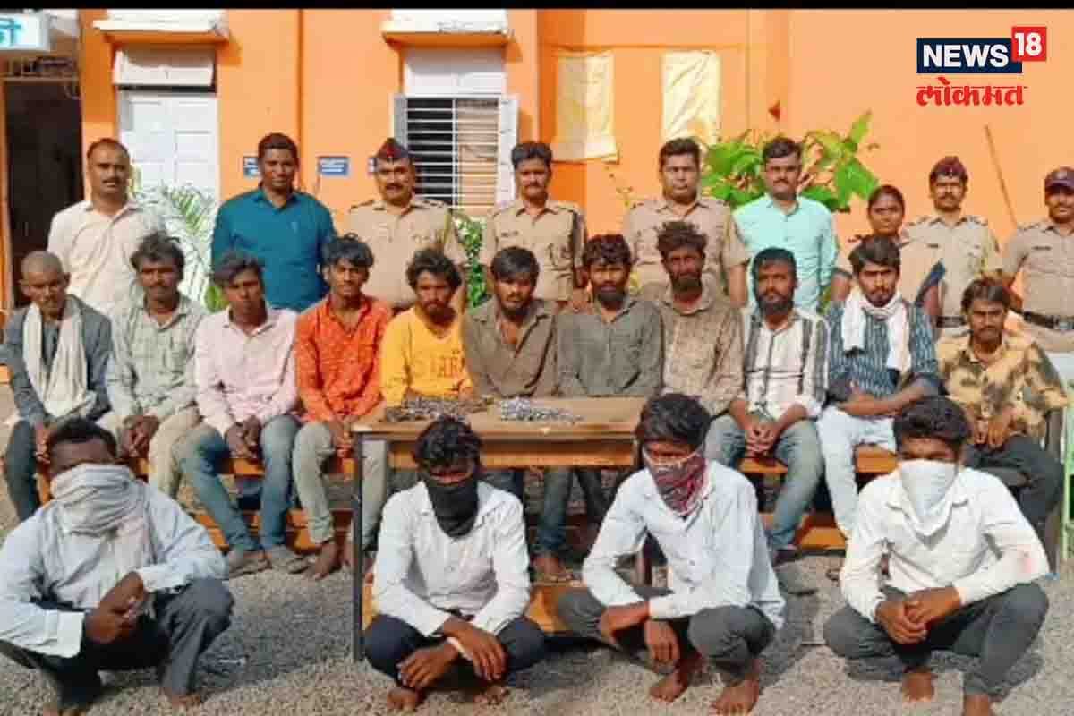 मजुरांना साखळ दंडाची शिक्षा