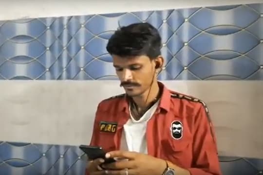 इअरफोनचा अतिवापर ठरू शकतो आरोग्यासाठी धोकादायक