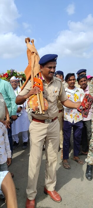 सातारा आणि कराड वनविभागातर्फे वारीच्या माध्यमातून लोकांना वन्य प्राण्यांचे संरक्षण करण्याचा संदेश देण्यात आला. 