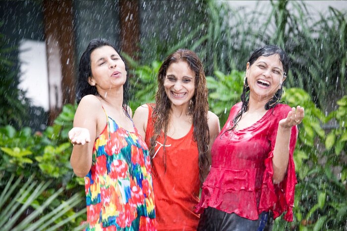 पहिला पाऊस पडण्यापूर्वी हवामान खूप गरम असते. जवळपास 40 अंश सेल्सियस असलेले तापमान पाऊस पडताना अचानक 20 अंशावर येते. त्यामुळे या पावसात भिजल्याने आपल्या रोगप्रतिकारक शक्तीवर परिणाम होऊ शकतो.