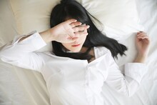 15 वर्षीय मुलीच्या बेडरूममध्ये गेली आई, दरवाजा उघडताच दिसलं असं काही की हादरली
