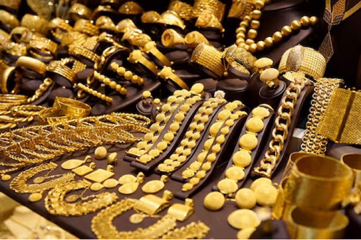 Gold Silver Price: आज, 30 जून 2023 रोजी, भारतीय सराफा बाजारात सोने आणि चांदीच्या किमतीत घट नोंदवण्यात आली आहे. 