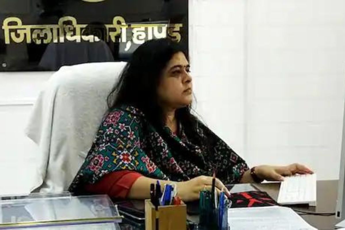 जिल्हाधिकारी