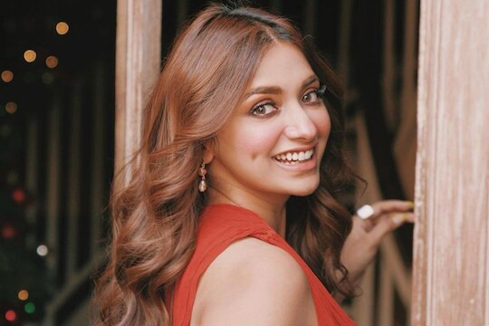 वेड सिनेमात केलंय काम