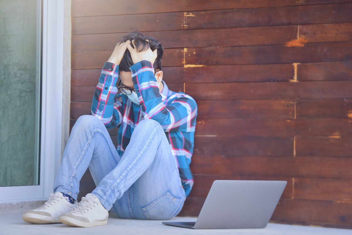 देशात लहान-मोठ्या कॉलेजमधील इंजिनिअर्स बेकार