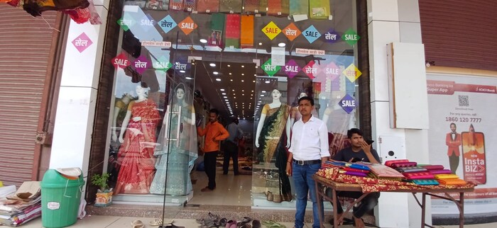मुळचे लातूरचे असलेले शिवराज यांनी एमबीएपर्यंतचं शिक्षण घेतलंय. नोकरी केल्यापेक्षा व्यवसाय करण्याची त्यांची इच्छा होती. त्यामुळे त्यांनी कल्याणमध्ये शॉप सुरू केले आहे. 