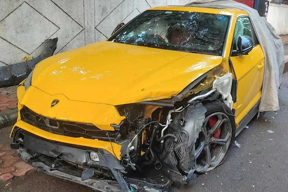 अपघातानंतर लॅम्बॉर्गिनीची झाली अशी अवस्था, दोन गंभीर