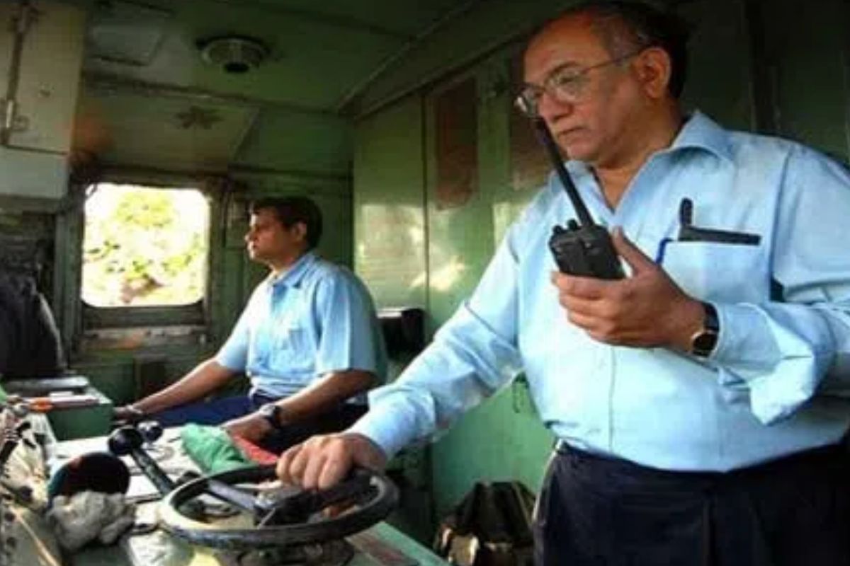 रेल्वेत लोको पायलट कसं व्हावं