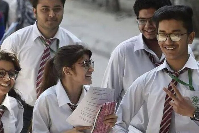 राज्यातील तब्बल 43 शाळा, त्यांचा निकाल हा शुन्य लागला आहे. 
