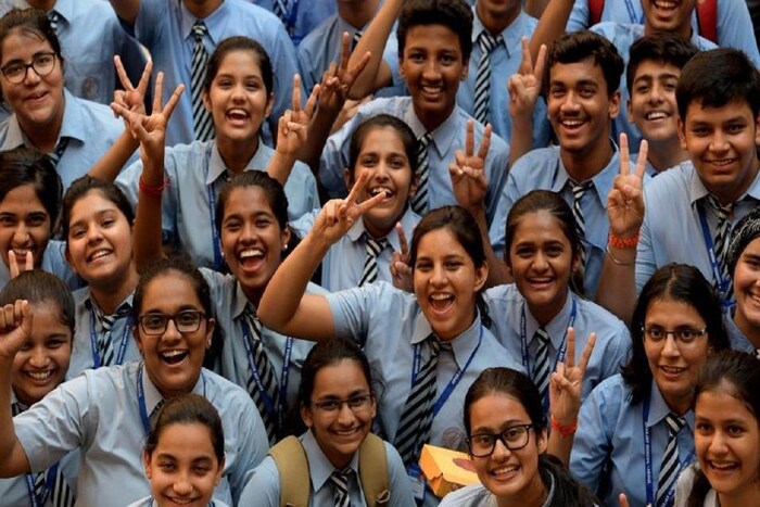 नेहमीप्रमाणे यंदाही मुलींनी बाजी मारली आहे. 