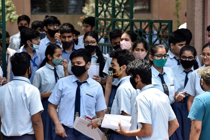 लातूर पॅटर्न पुन्हा एकदा ठरला अव्वल, 108 विद्यार्थ्यांचा निकाल 100 टक्के आहे. 
