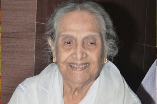 सुलोचना दीदी यांचे यांचे रविवारी सायंकाळी निधन झाले