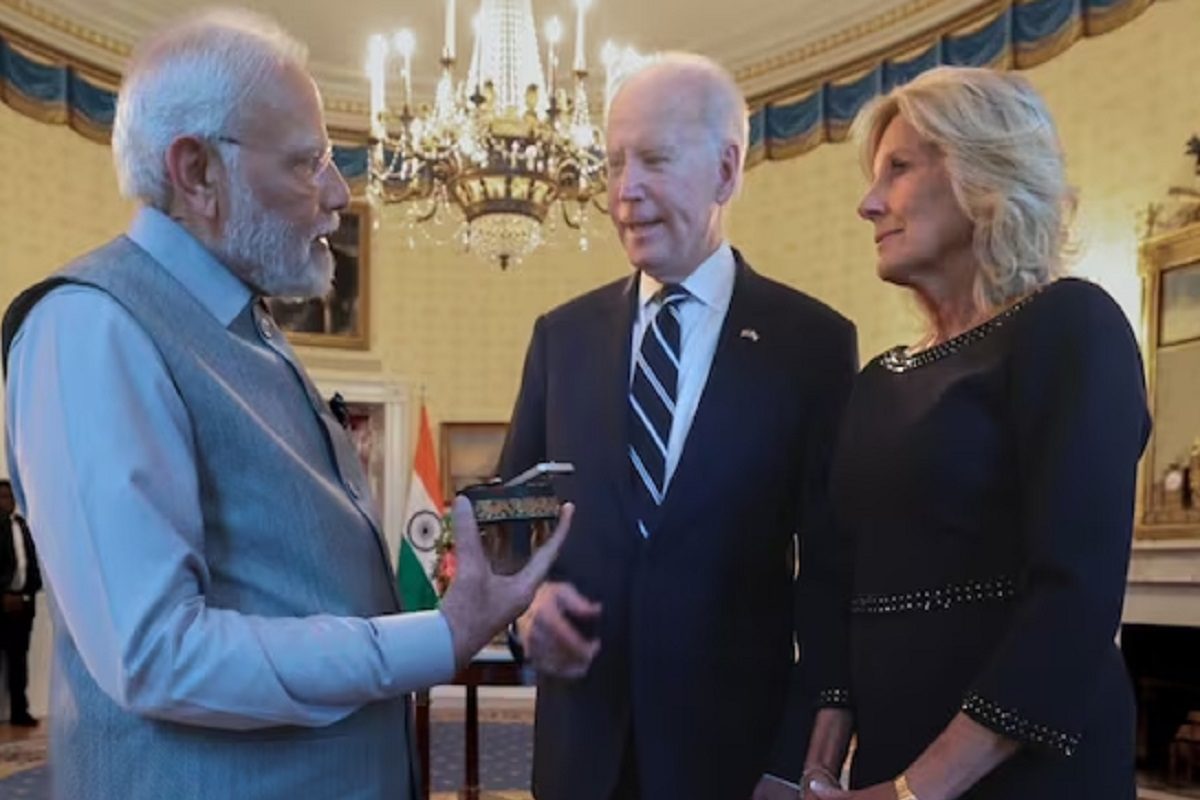 पंतप्रधान मोदींनी बायडेन यांना दिल्या १० भेटवस्तू