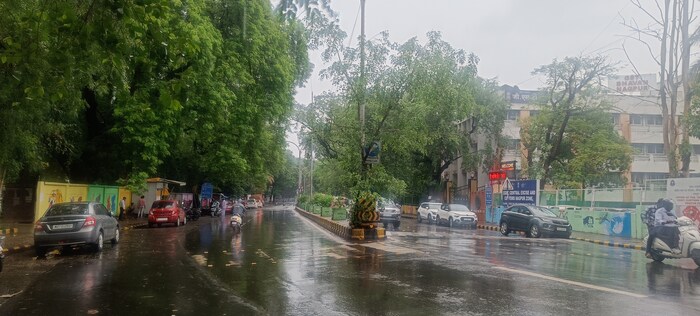 3 आणि 4 जुलै रोजी रत्नागिरी आणि सिंधुदुर्ग दोन जिल्ह्यांमध्ये अति मुसळधार पावसाचा इशारा देण्यात आला आहे.