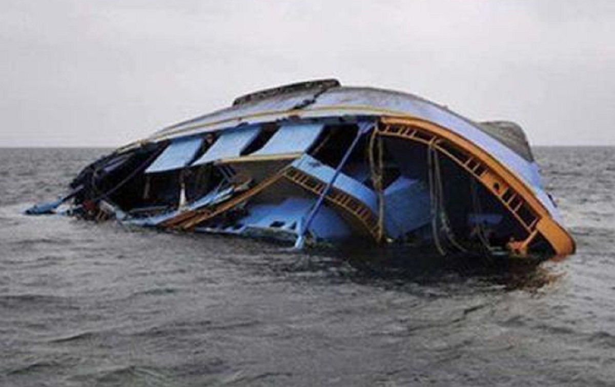 नायजेरियात बोट नदीत उलटली, 100 जणांचा मृत्यू