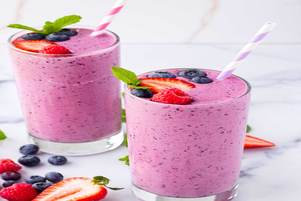 वजन वाढवायचंय? मग उन्हाळ्यात रोज प्या हे 4 शेक्स, वजन वाढवण्यास होईल मदत