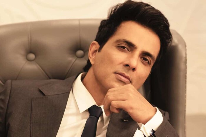 सामान्य घरातील विद्यार्थ्यांना दर्जेदार शिक्षण मिळण्यासाठी फाउंडेशनच्या मदतीने वैष्णवी इंग्लिश मॉडेल स्कूल सुरु करण्यात आलं आहे. 