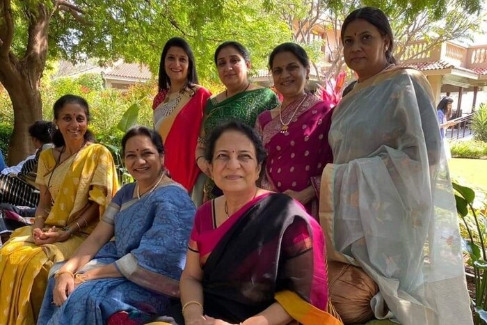 सुप्रिया सुळे यांची 2006 मध्ये महाराष्ट्रातून राज्यसभेवर बिनविरोध निवड झाली. त्यानंतर 2009 मध्ये बारामती लोकसभा मतदारसंघातून त्यांनी पंधरावी लोकसभा निवडणूक जिंकली.