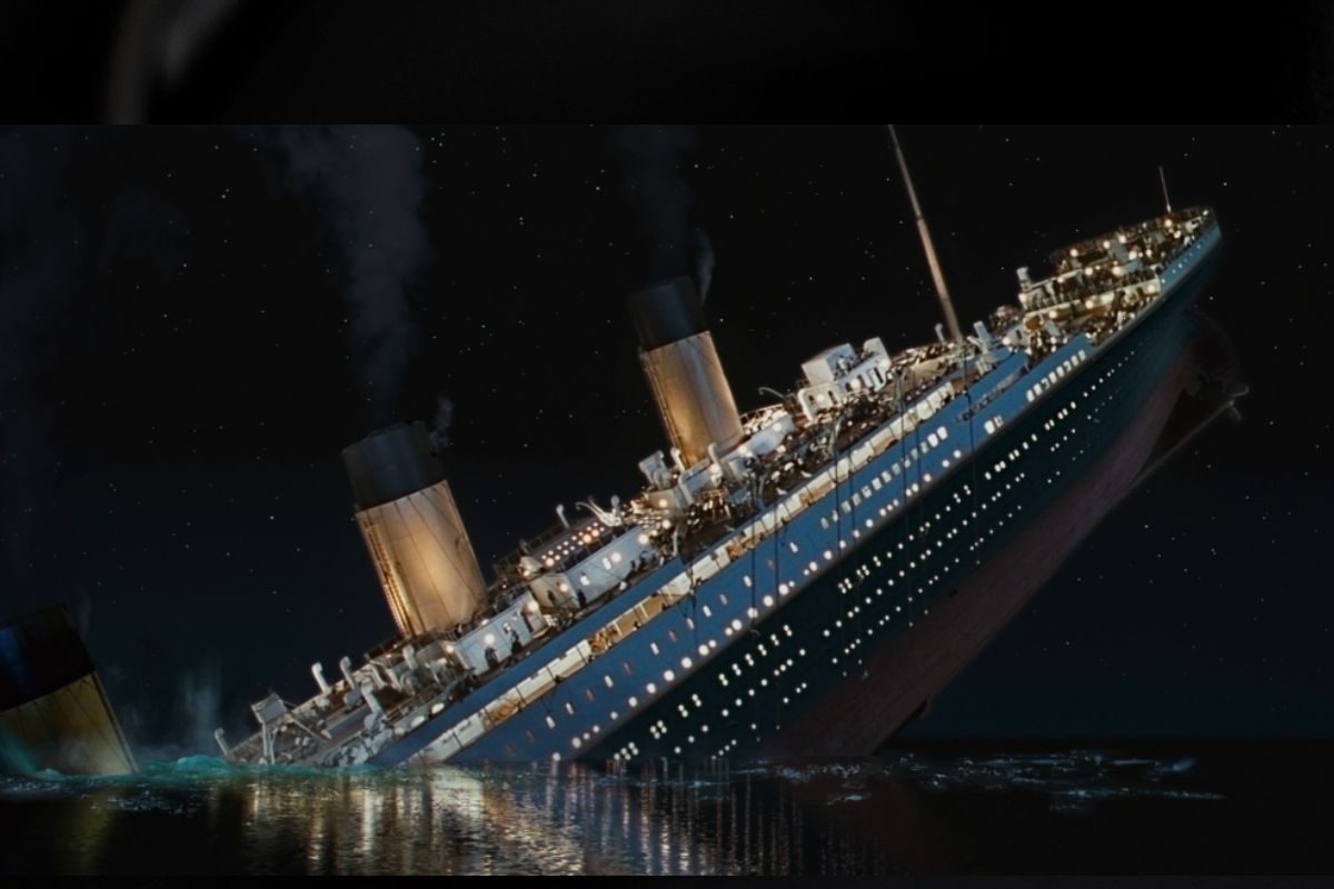 टायटॅनिक पाहण्यासाठी गेलेली पाणबुडी 2 दिवसांपासून बेपत्ता; प्रत्येकी 2 कोटी तिकीट, 5 पर्यटकांपैकी एक अरबपती