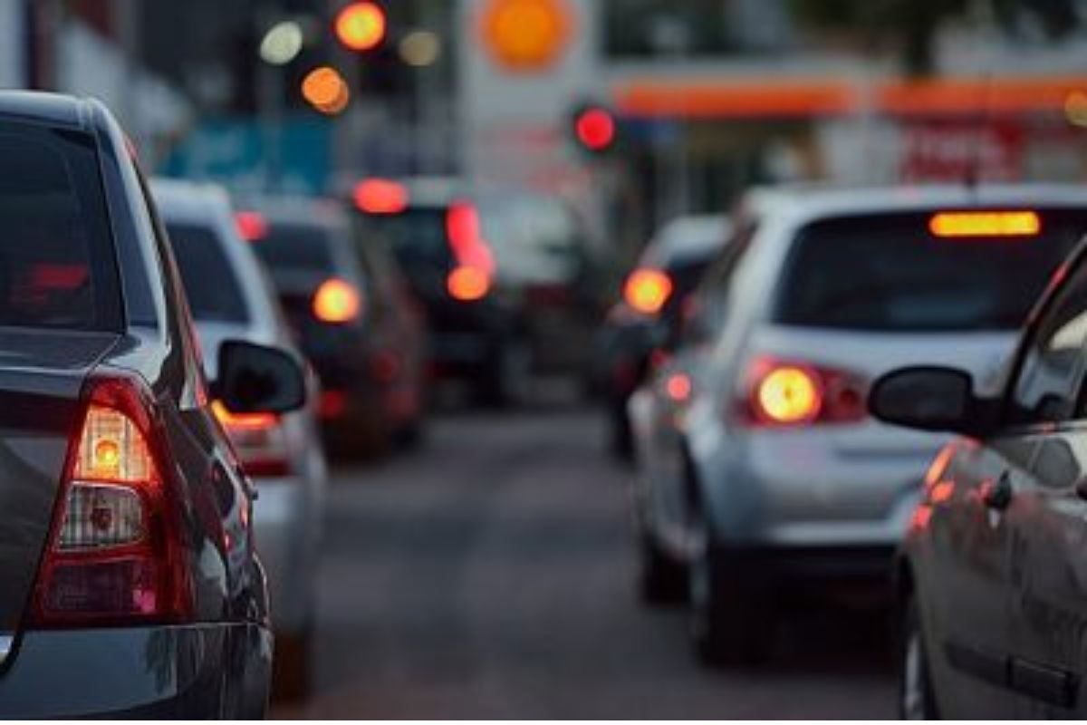 वाहतूक पोलिसाने ठोठावला 1 कोटीचा दंड