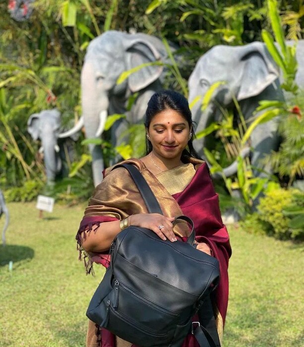 मोहना कुमारी सिंहने 'डान्स इंडिया डान्स सीझन 3', कुबुल है, गुमराह: एंड ऑफ इनोसेन्स यांसारख्या अनेक टीव्ही शोमध्ये काम केले. 2019 मध्ये ती खत्रा खत्रा खत्रा या चित्रपटात दिसली होती. यानंतर ती टीव्हीच्या जगापासून दूर आहे. ती रेवाची राजकन्या आहे. ती मोहेना व्लॉग्स नावाचे यूट्यूब चॅनल चालवते. ती गेल्या 1 वर्षापासून सक्रिय नाही. (छायाचित्र सौजन्यः इंस्टाग्राम)