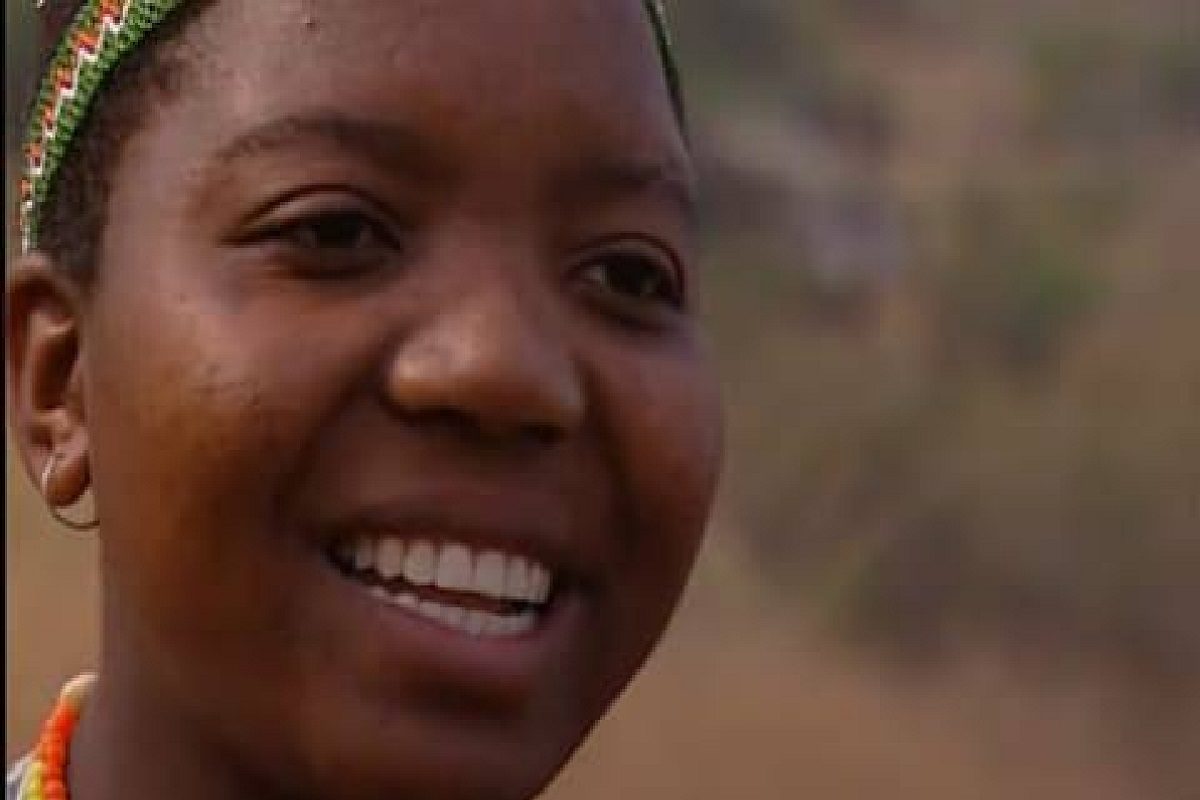 21 वर्षांत तरुणींची व्हर्जिनिटी पार्टी.