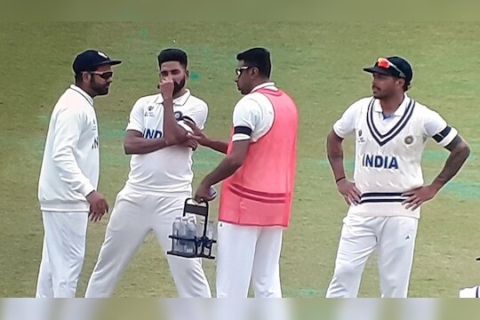 अश्विनला बाहेर ठेवल्यानं गावस्कर, गांगुली नाराज
