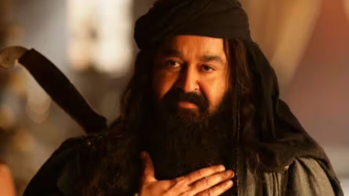  सिनेमाचं मोठ्या प्रमाणात अँडवान्स बुकींग झालं होतं. 'मरक्कर : द लायन ऑफ द अरेबियन सी' हा देशातील पहिला सिनेमा ज्याने अँडवान्स बुकींग करत 100 कोटी रुपये कमावले होते.