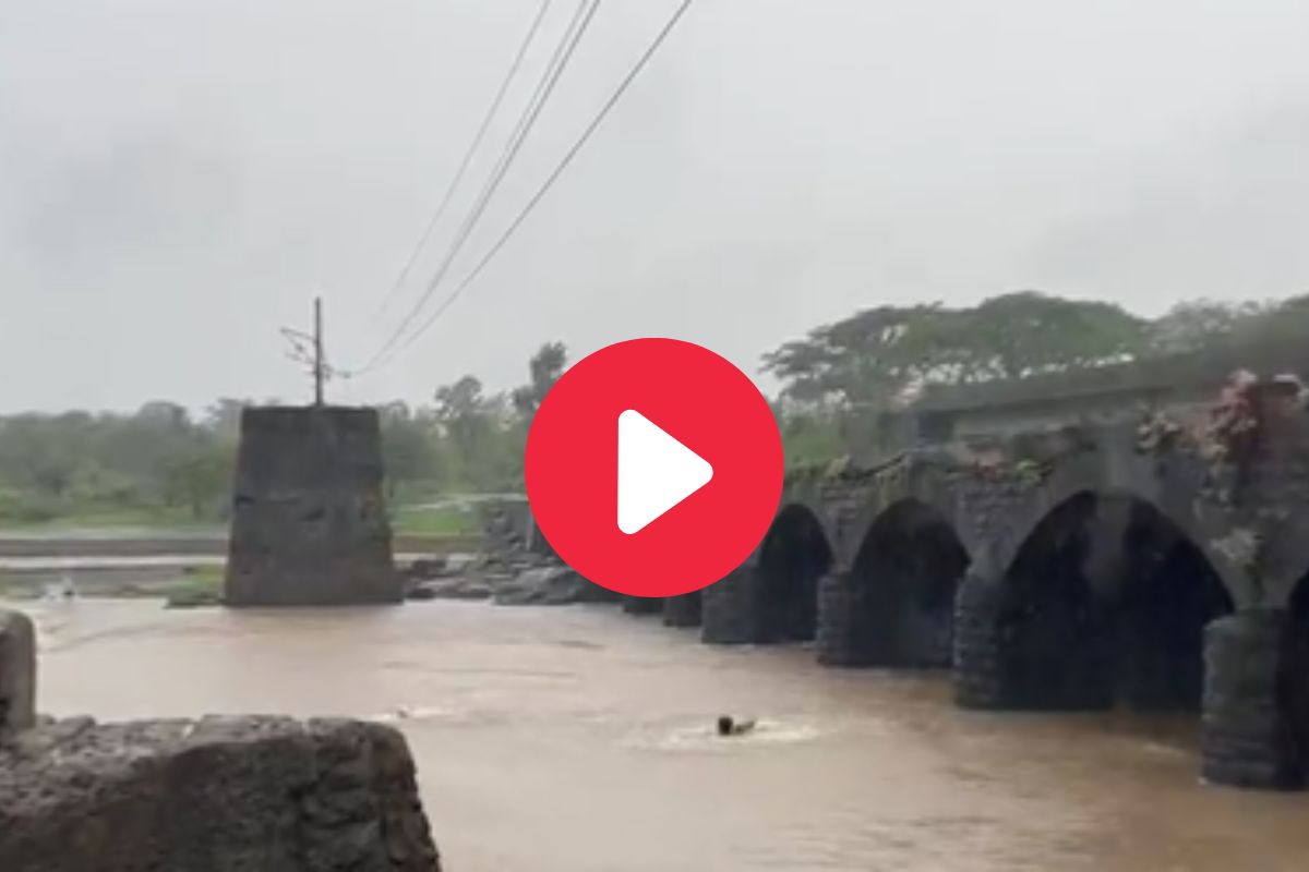 तरुणांसह चिमुकल्यांचा धोकादायक स्टंट