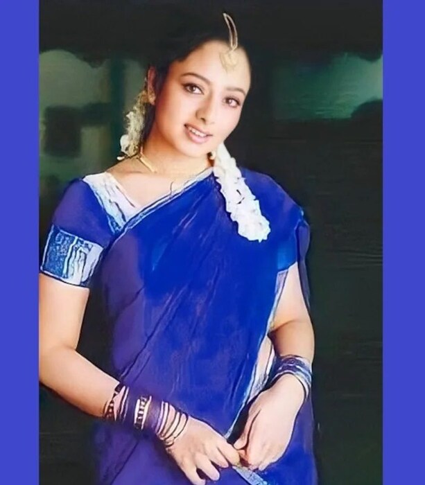 सौंदर्या ही साऊथ इंडस्ट्रीतील एक प्रसिद्ध नाव होते आणि तिने रुपेरी पडद्यावर अनेक खास भूमिका साकारल्या होत्या. 18 जुलै 1972 रोजी सौंदर्याचा जन्म झाला. तिचे वडील के. एस. सत्यनारायण हे कन्नड चित्रपट लेखक आणि निर्माता होते.
