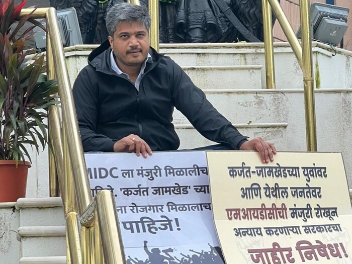 आज पावसाळी अधिवेशनाचा दुसरा आठवडा आहे, दुसऱ्या आठवड्याच्या पहिल्याच दिवशी राष्ट्रवादीचे आमदार रोहित पवार यांनी आक्रमक भूमिका घेतली. 